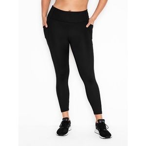 Victoria’s Secret Incredible Essential Legging in Black
